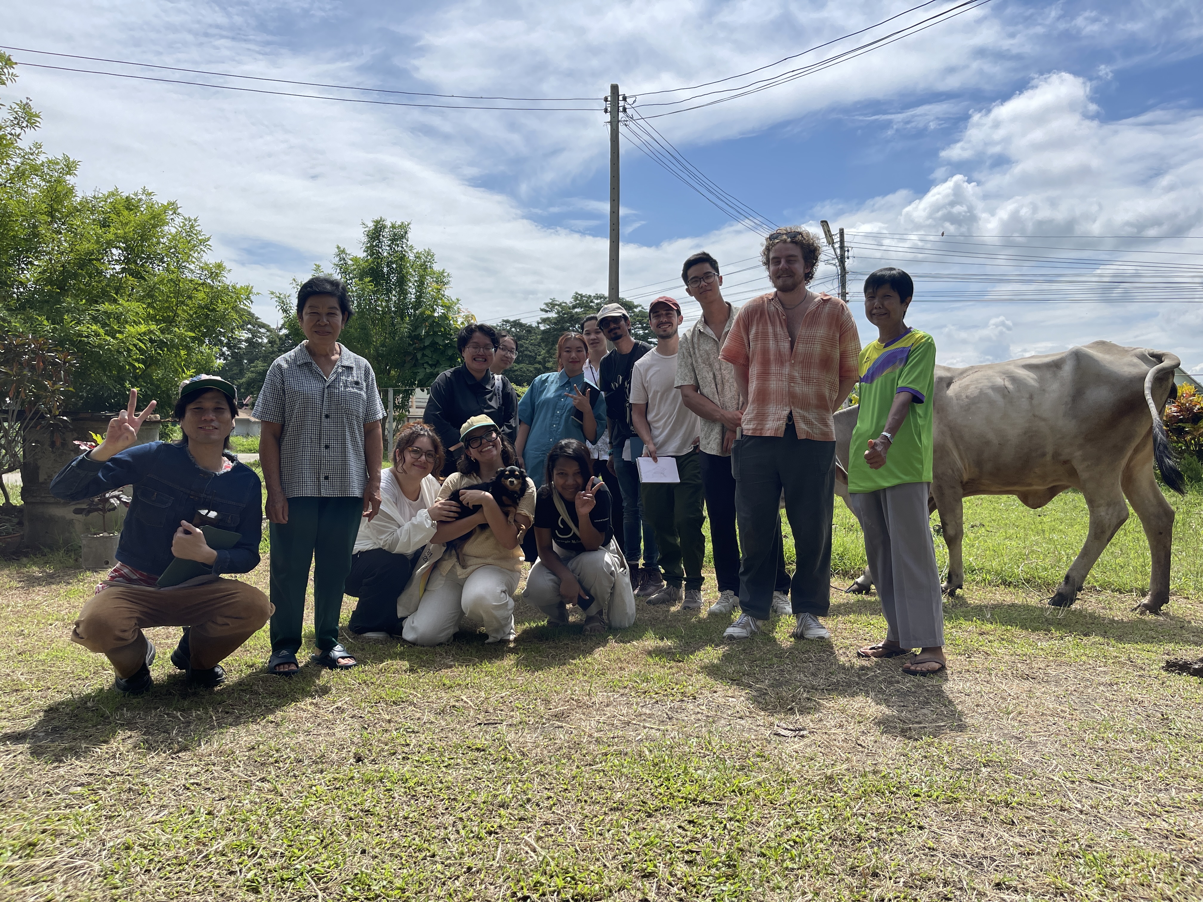 a group of Chiang Mai University and Carnegie Mellon Architecture students with Grandmother Boon Reaung