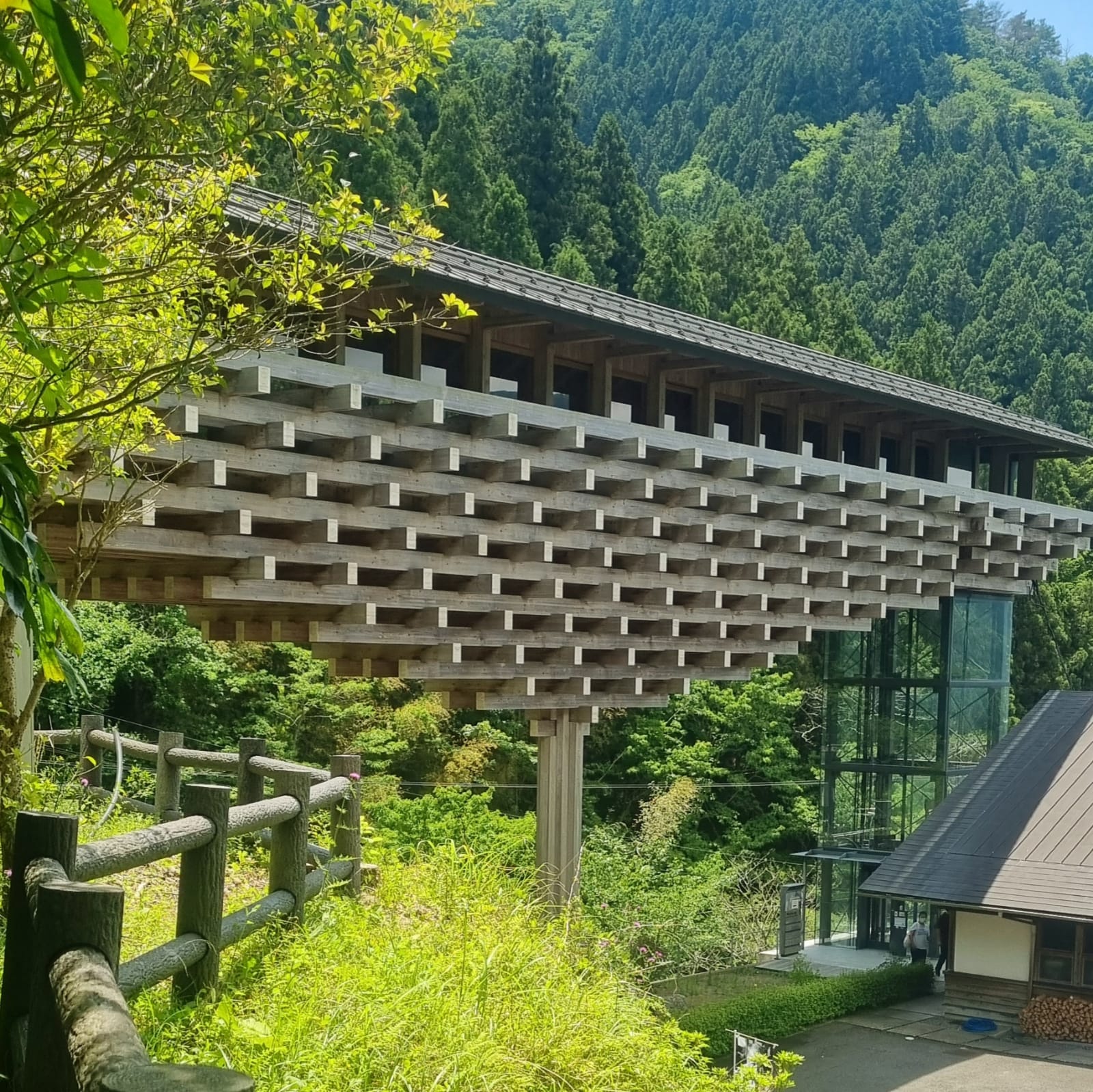 Rovina George, Japan (Tokyo, Osaka, Kochi): Crafting Architecture: Tracing encounters between tradition and modernity in Japanese Timber Construction