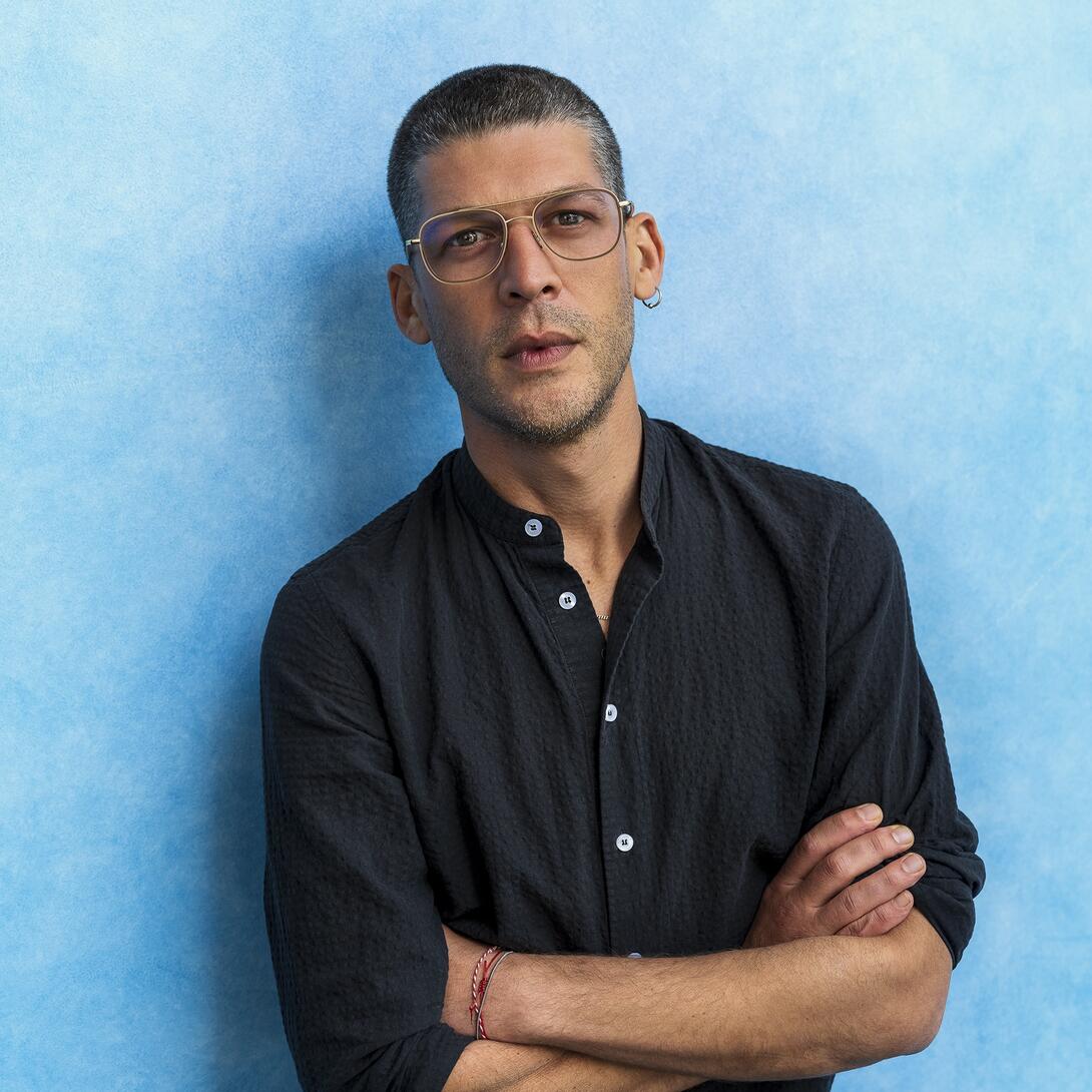 theo issaias headshot